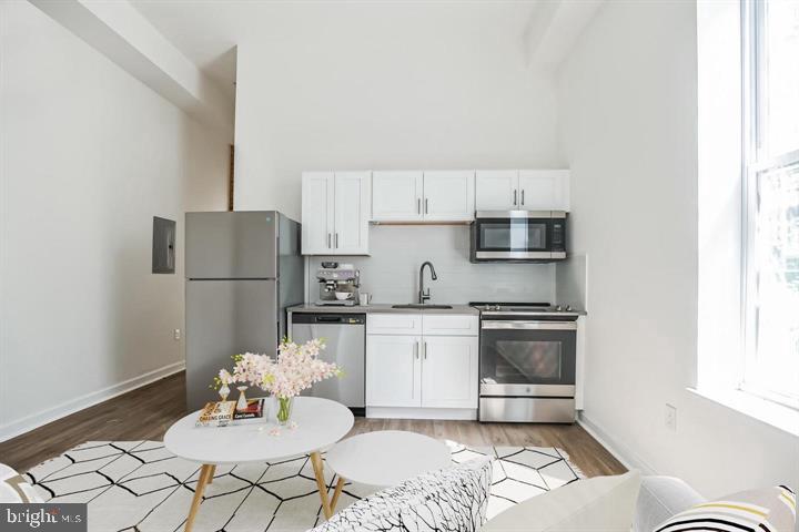405 S 42nd St #1m Property Photo 8