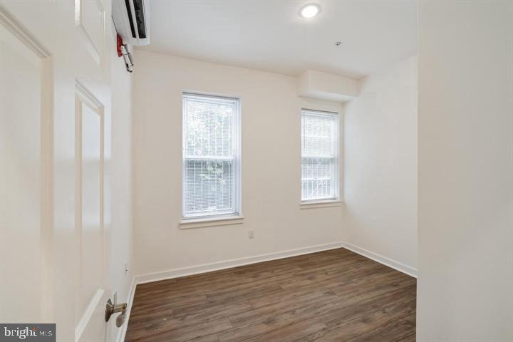 405 S 42nd St #1m Property Photo 14