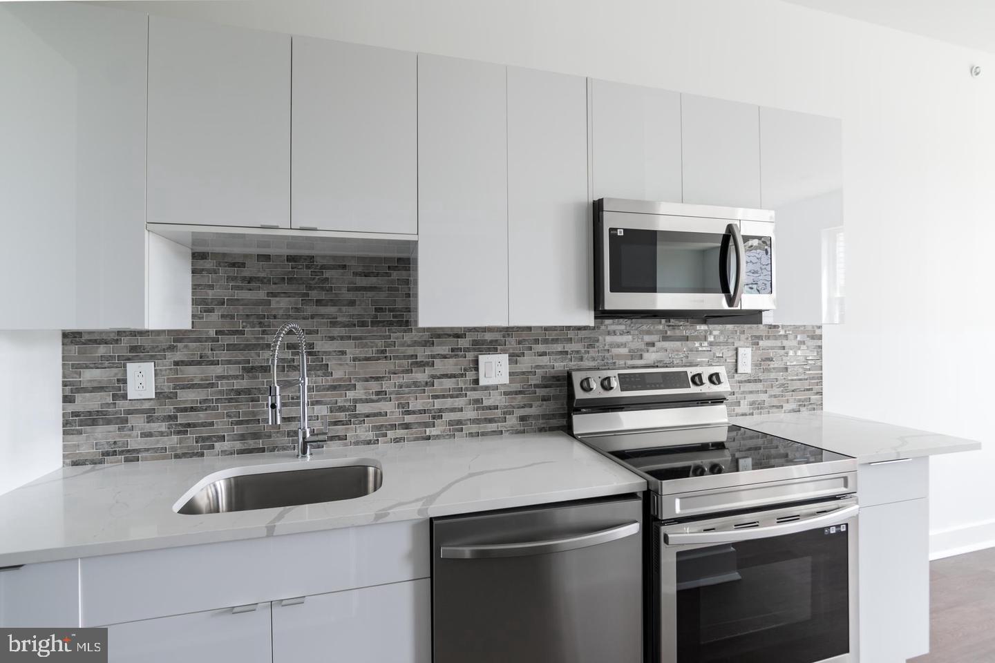 813 N Broad St #unit 416 Property Photo 8