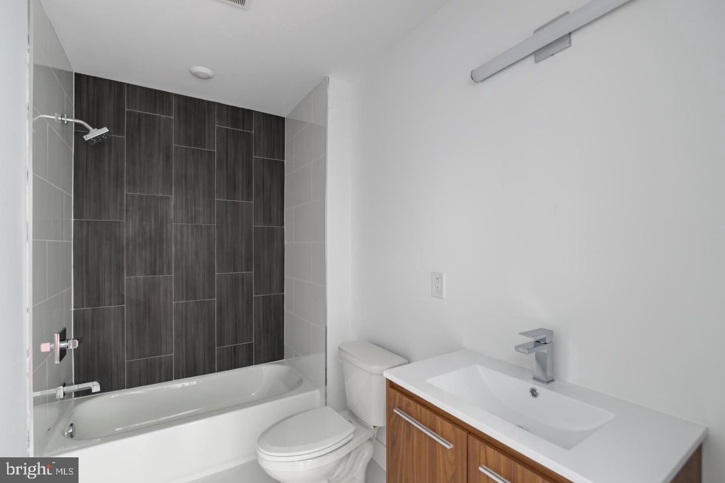 813 N Broad St #unit 416 Property Photo 17
