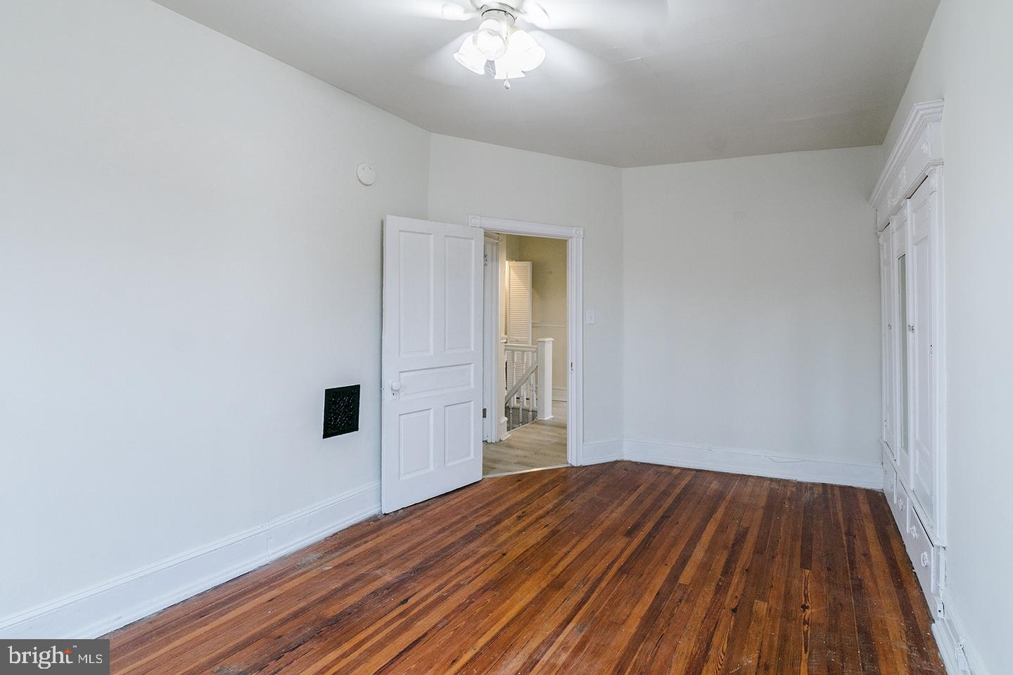 5110 Webster St #unit 2 Property Photo 5