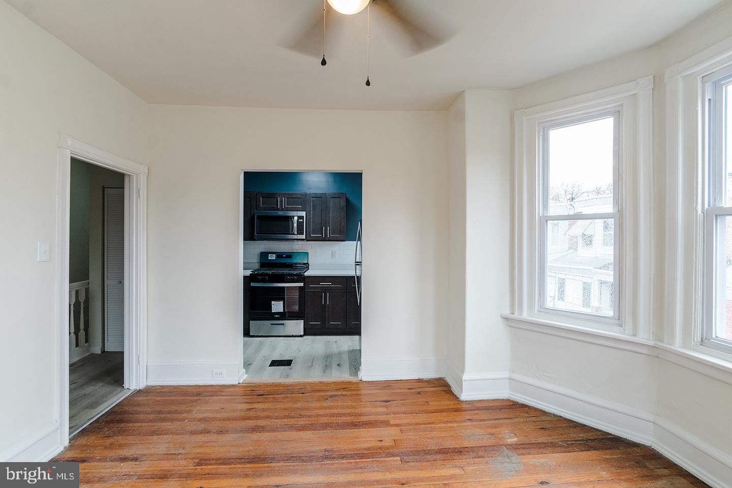5110 Webster St #unit 2 Property Photo 8
