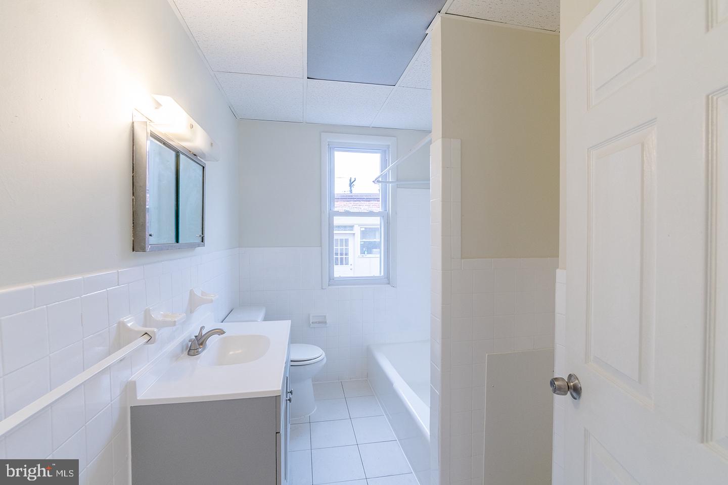 5110 Webster St #unit 2 Property Photo 12