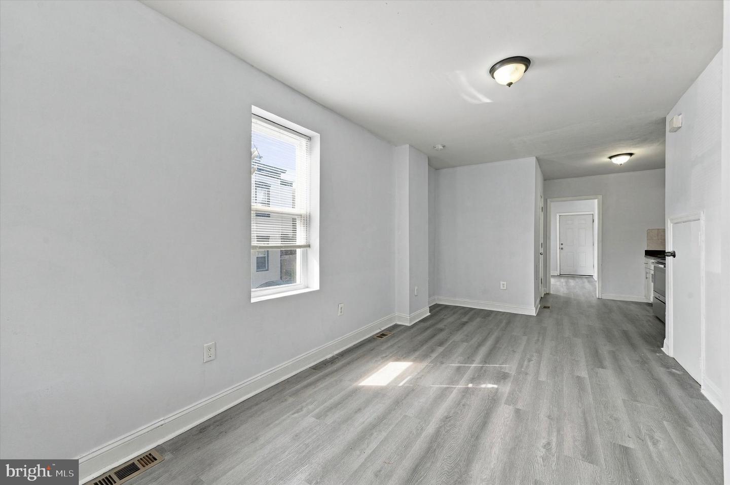 5633 Malcolm St Property Photo 9