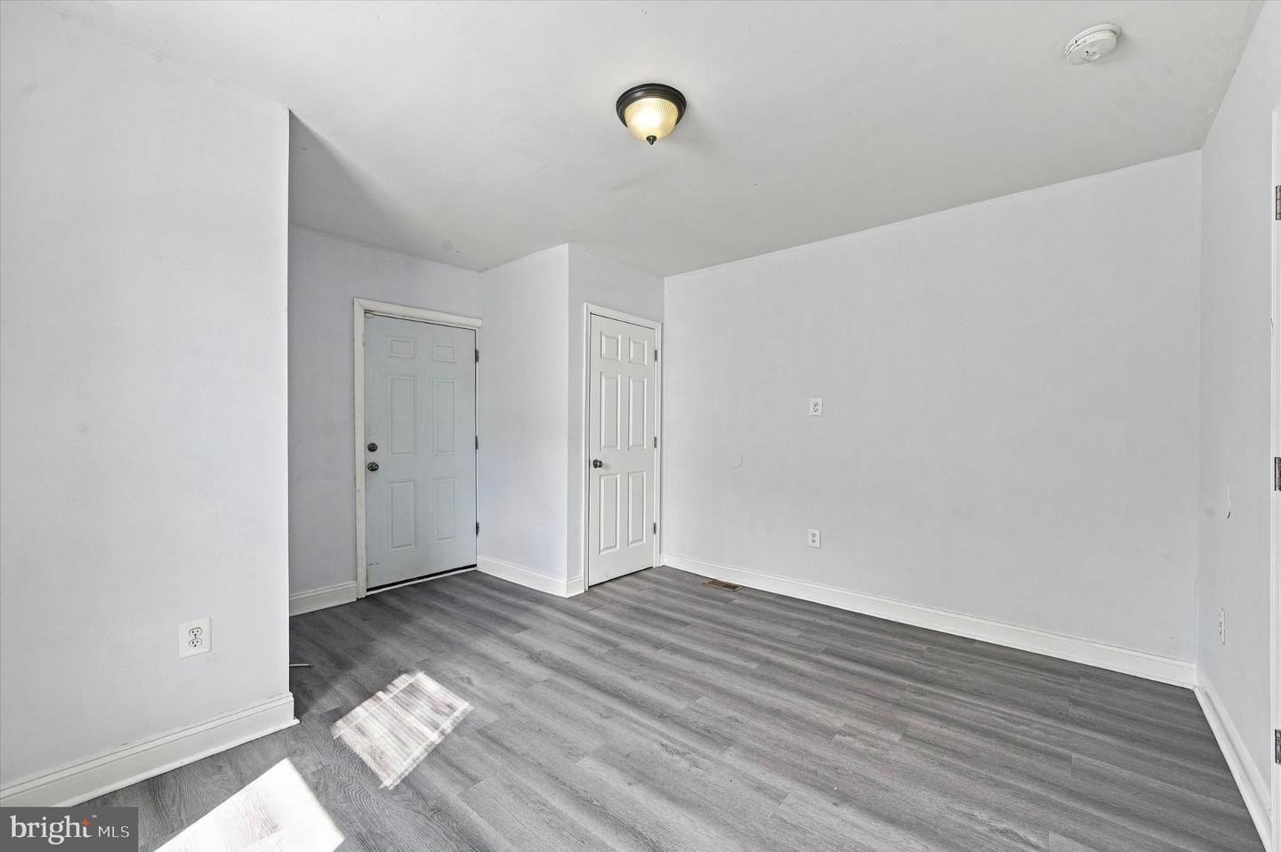 5633 Malcolm St Property Photo 14
