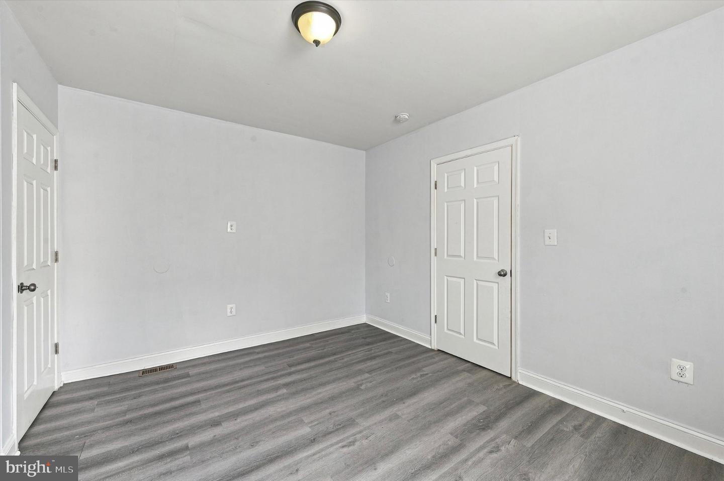 5633 Malcolm St Property Photo 15