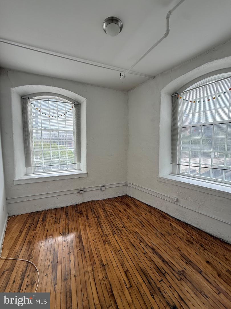 4 Leverington Ave #unit 209 Property Photo 6