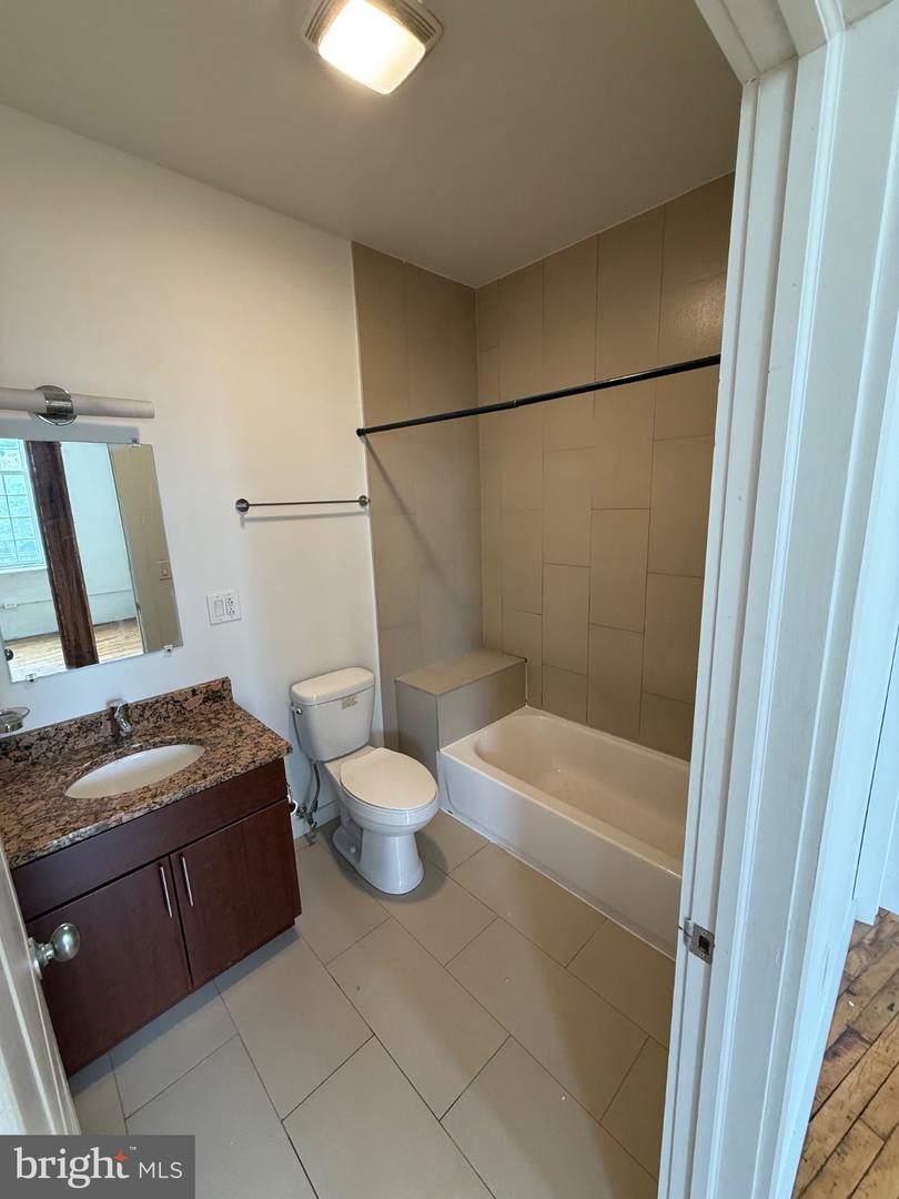 4 Leverington Ave #unit 209 Property Photo 8