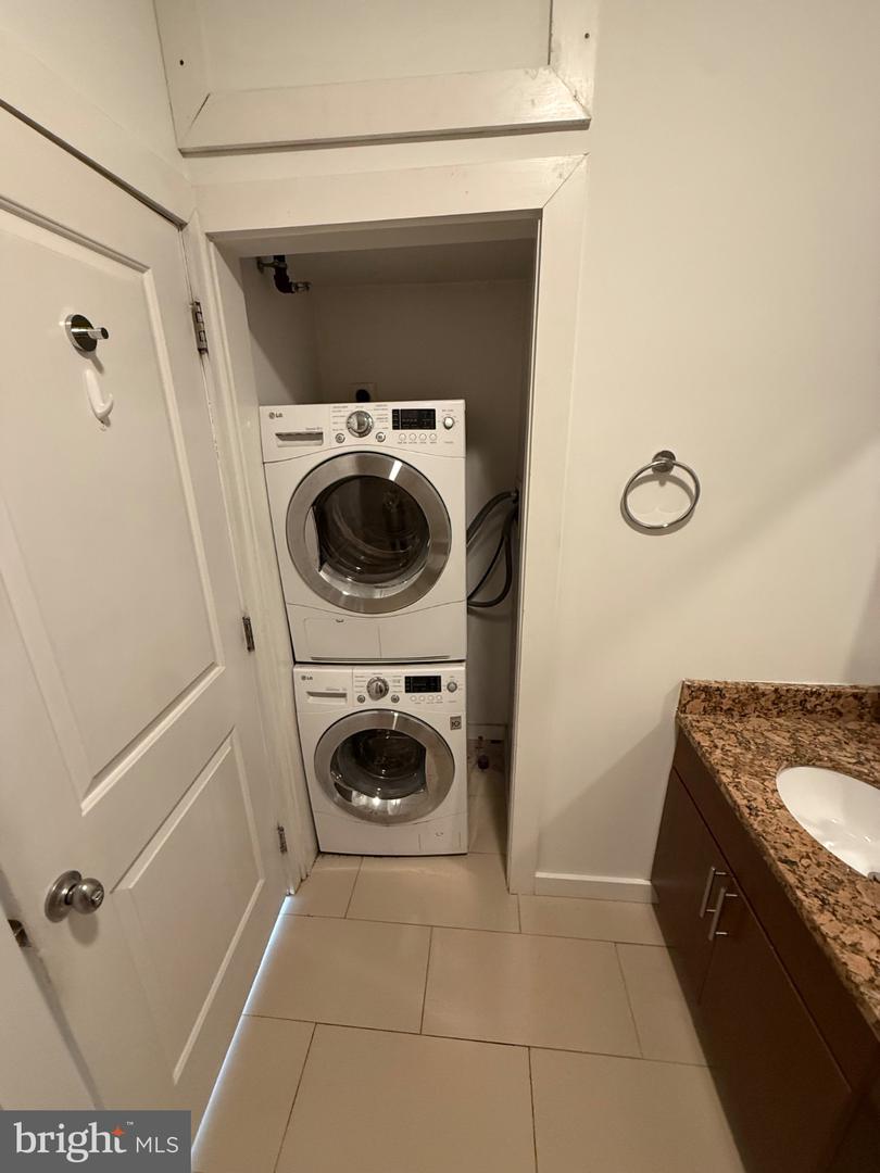 4 Leverington Ave #unit 209 Property Photo 9