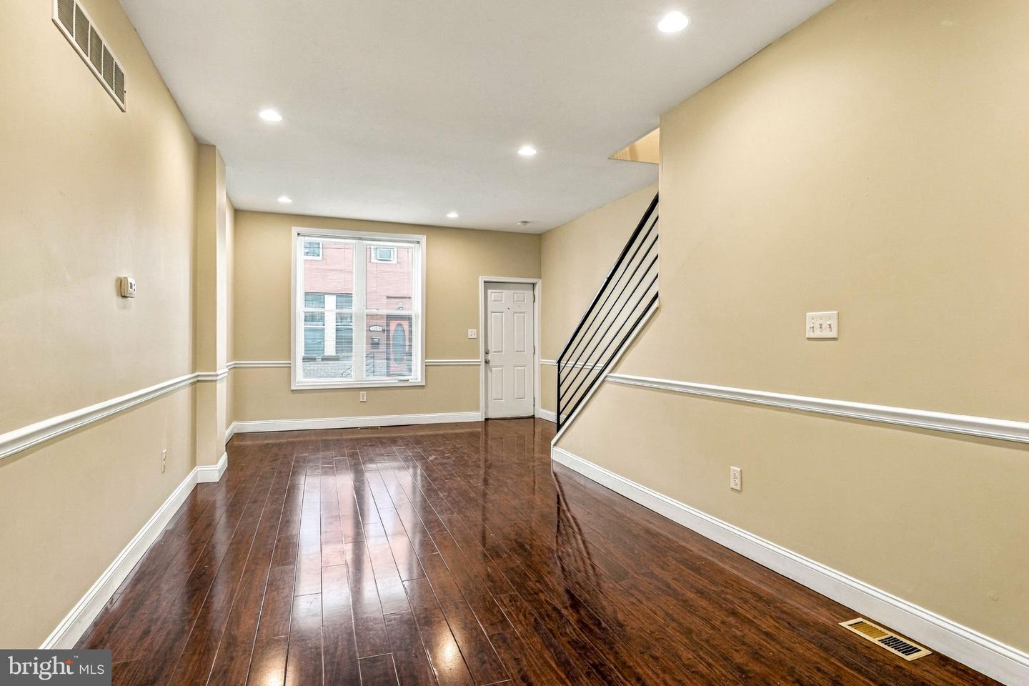 1252 S Bonsall St Property Photo 3