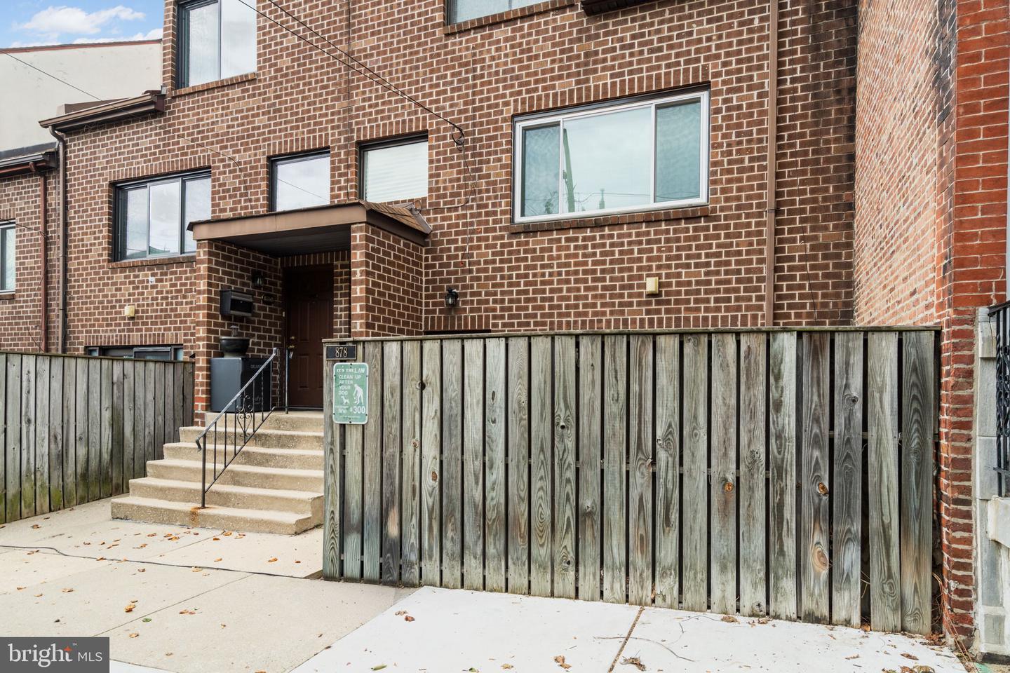 878 N Pennock St #a Property Photo 3