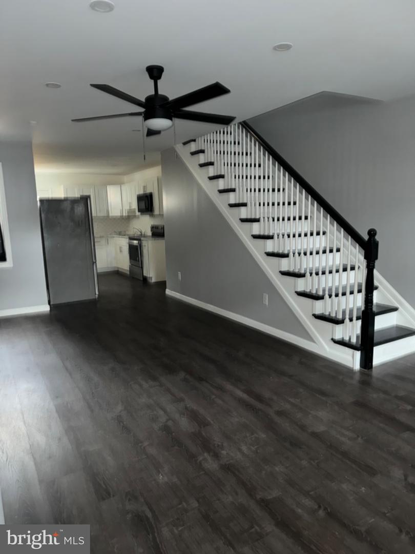 3146 Custer St Property Photo 5