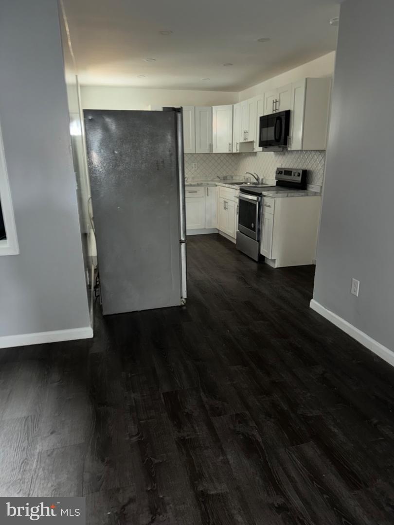3146 Custer St Property Photo 6