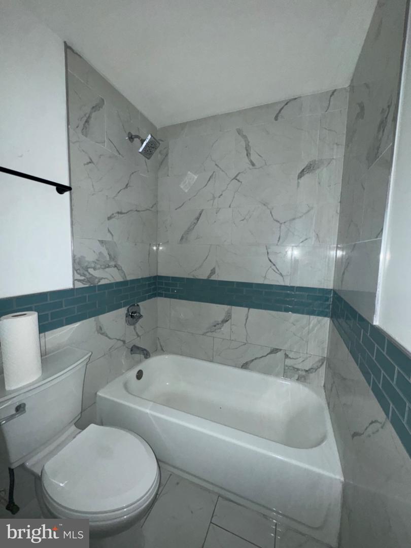 3146 Custer St Property Photo 22