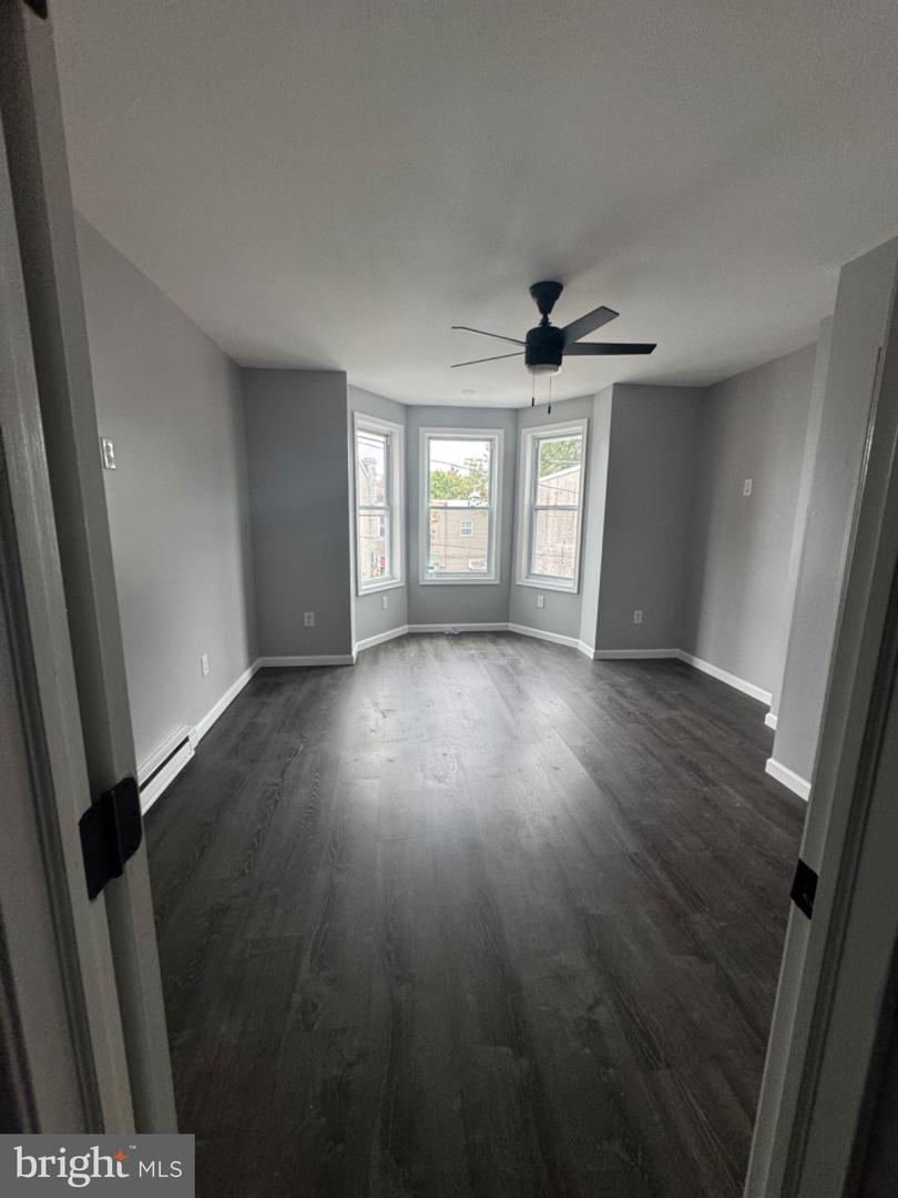 3146 Custer St Property Photo 28