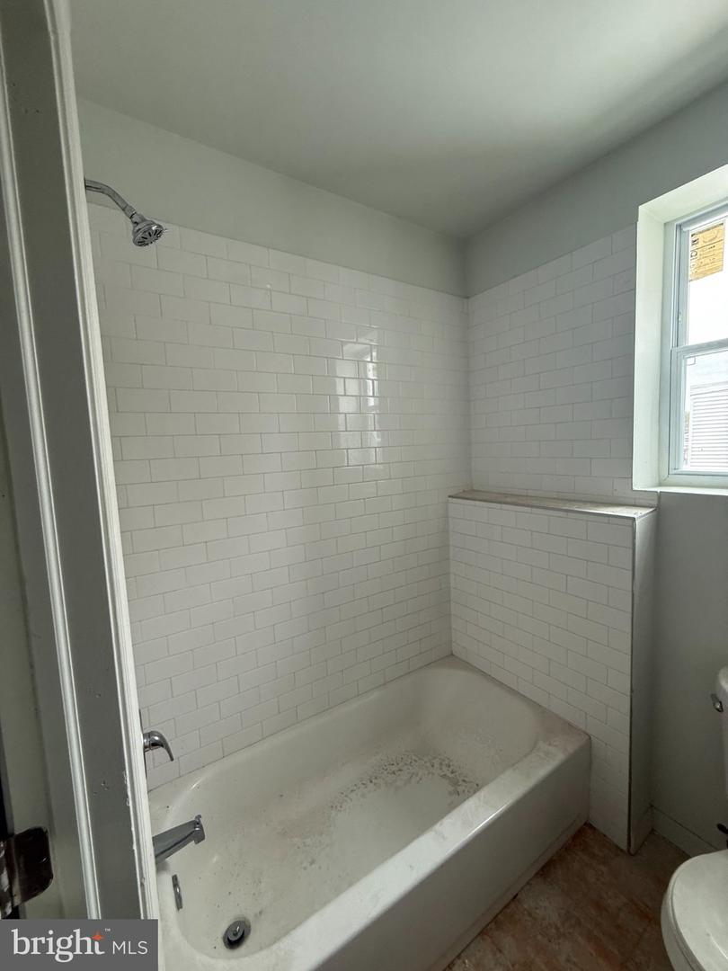 738 E Westmoreland St Property Photo 14