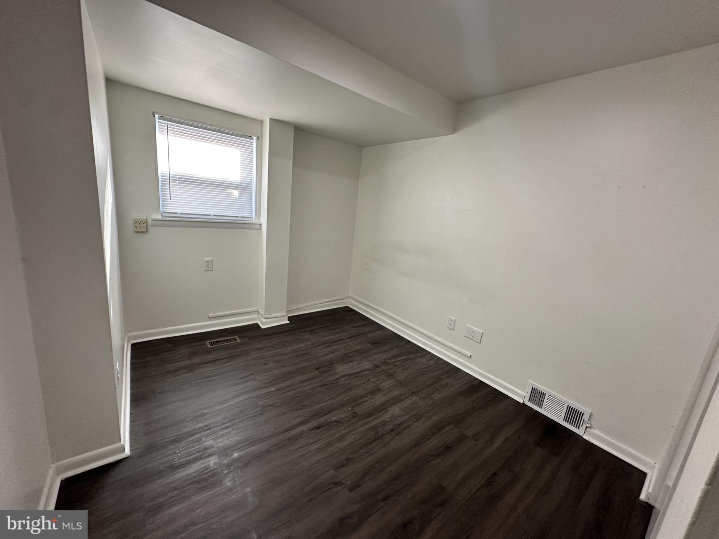 8100 SUMMERDALE AVE #1 Property Photo 1