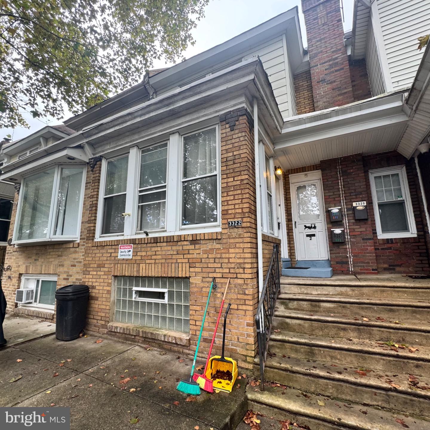 3322 WELLINGTON ST Property Photo 1