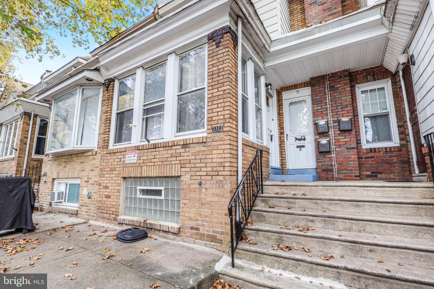 3322 WELLINGTON ST Property Photo 1