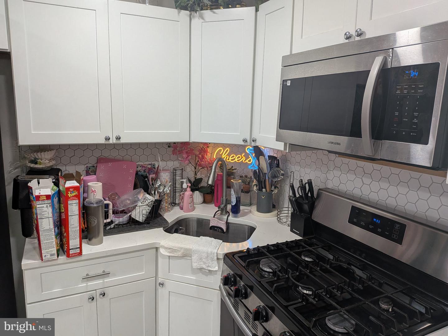 2837 W Cumberland St Property Photo 9