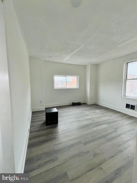 2029 E Tioga St #2nd Fl Property Photo 2