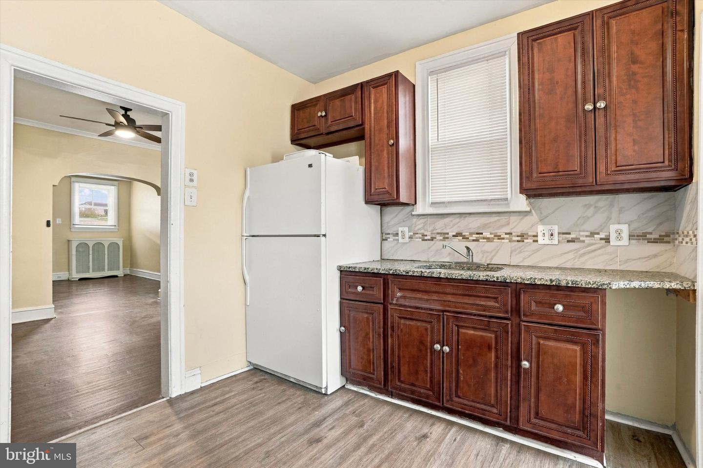 885 Granite St Property Photo 3