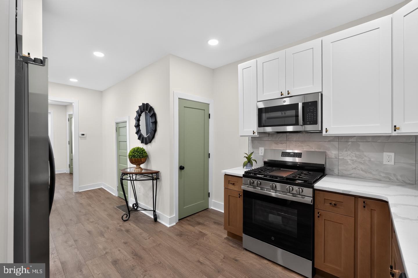 222 E Dorset St Property Photo 10