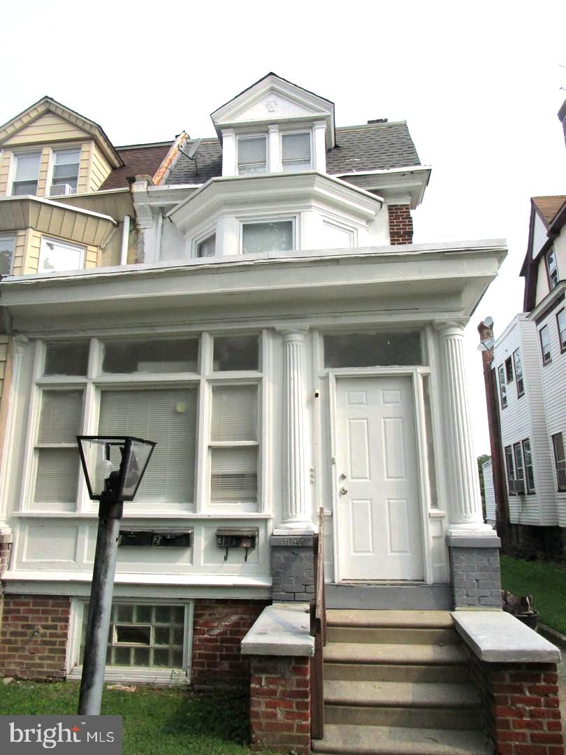 6149 W COLUMBIA AVE #1ST FL Property Photo 1