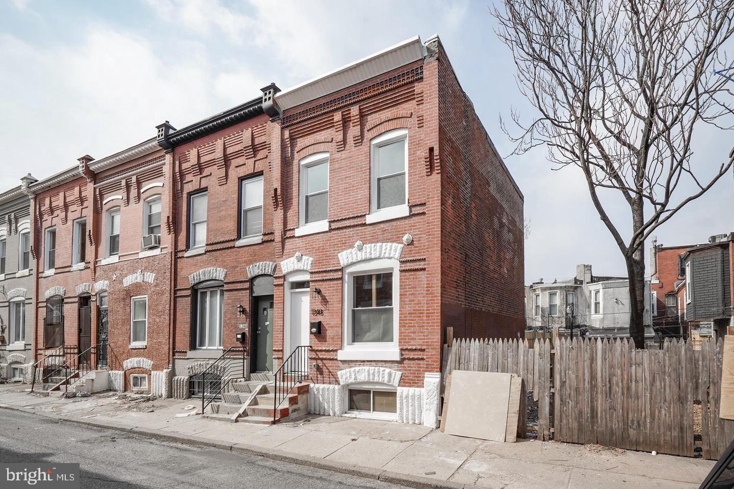 1348 N DOVER ST Property Photo 1
