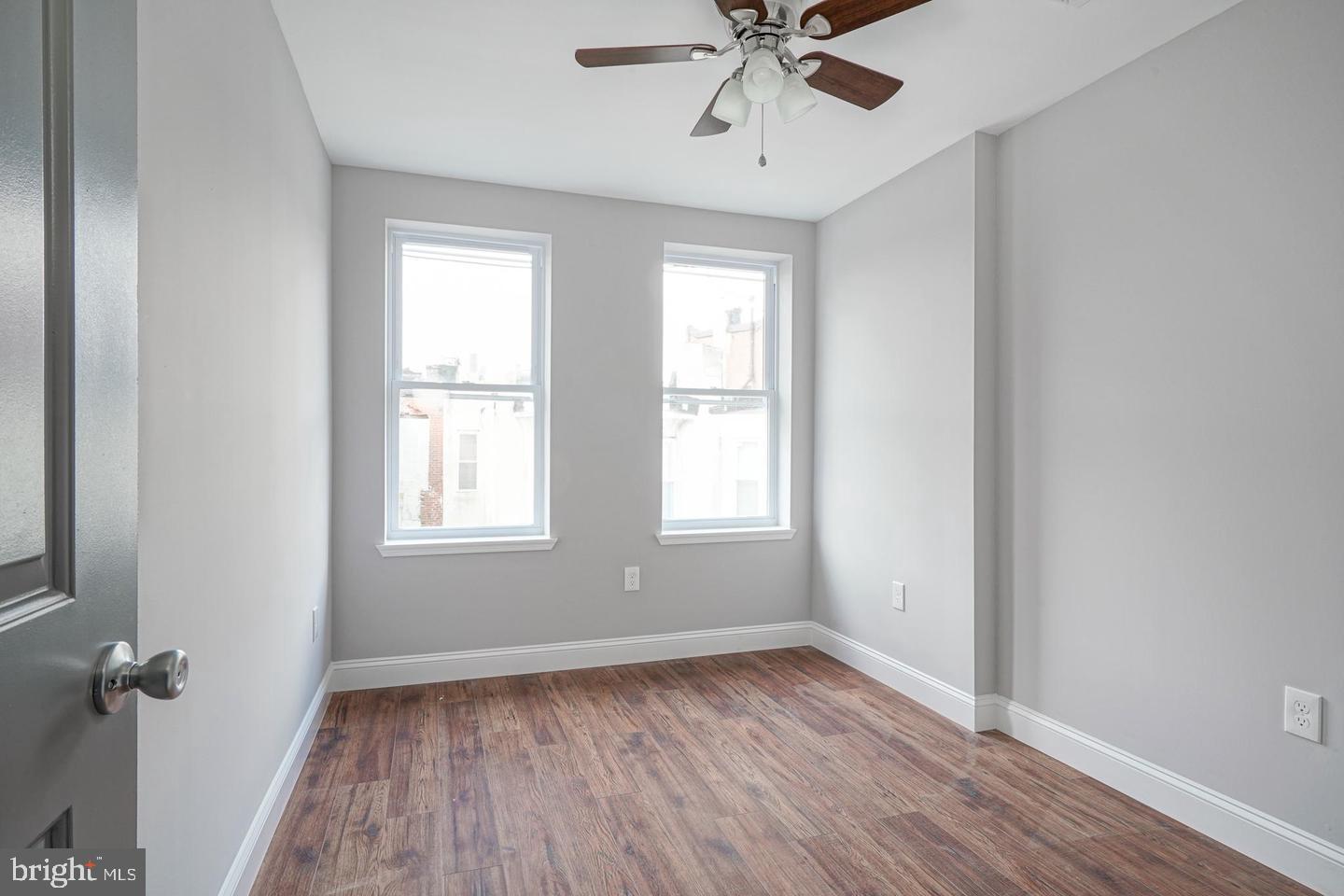 1348 N Dover St Property Photo 11