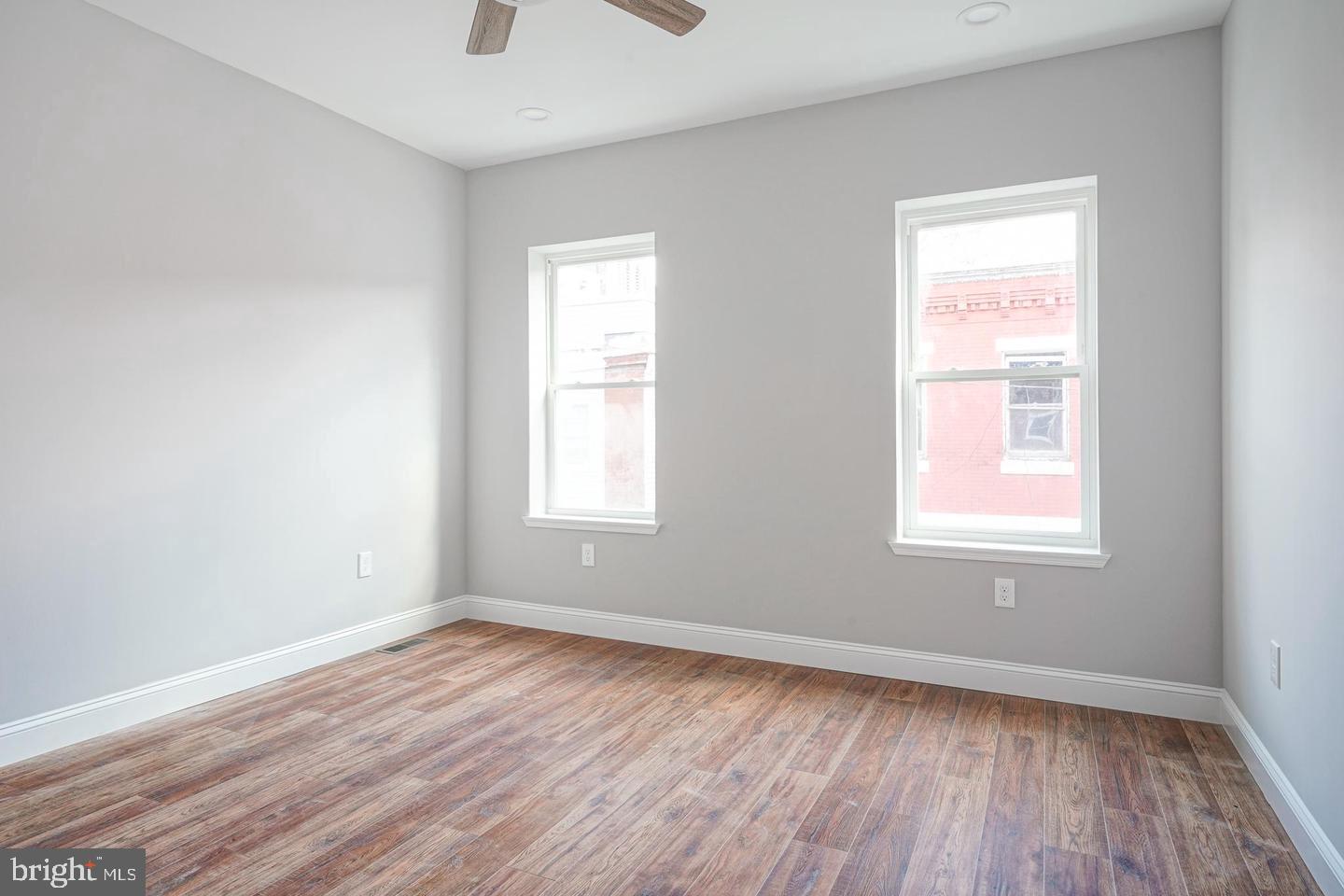1348 N Dover St Property Photo 13