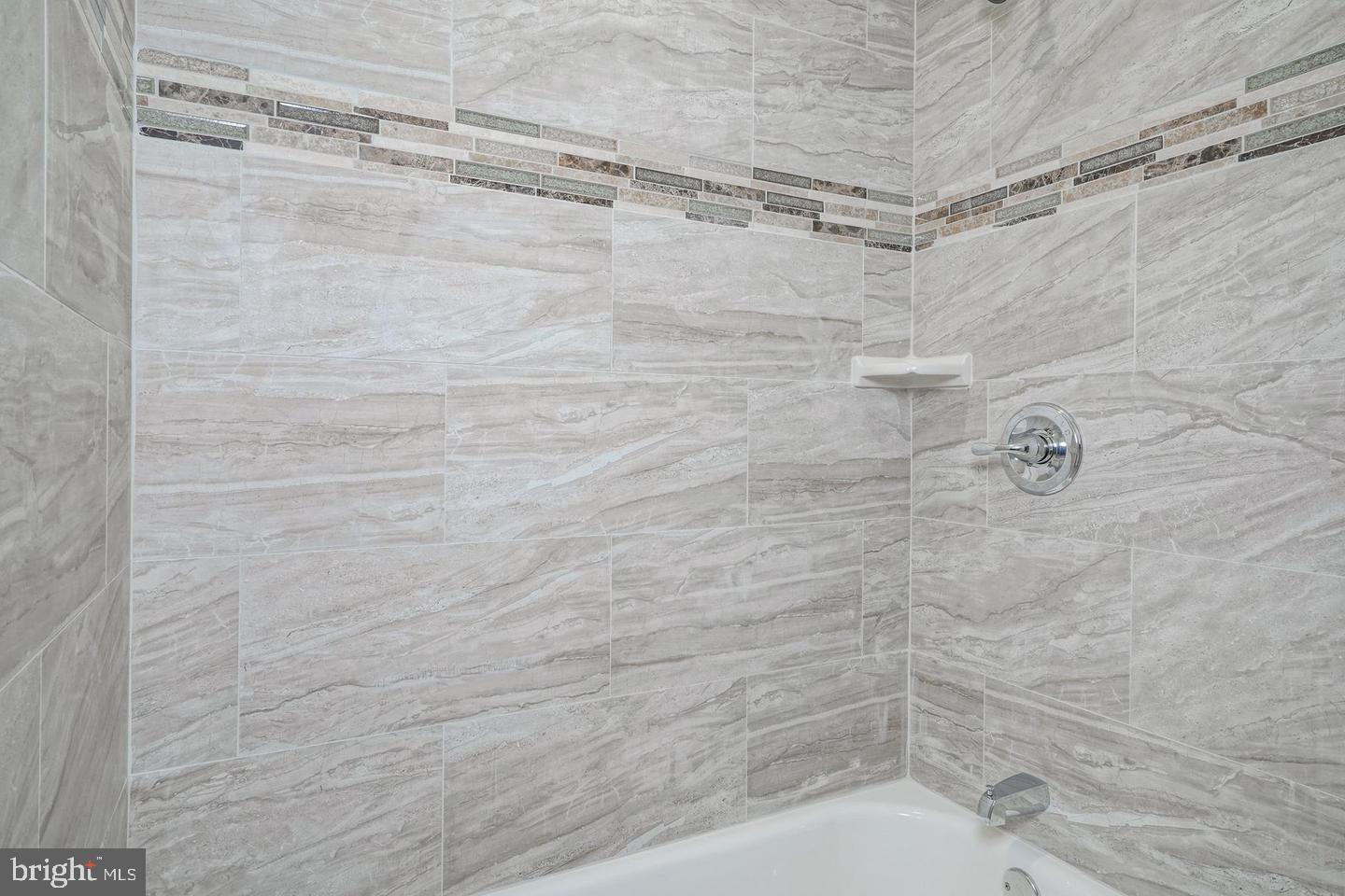 1348 N Dover St Property Photo 16