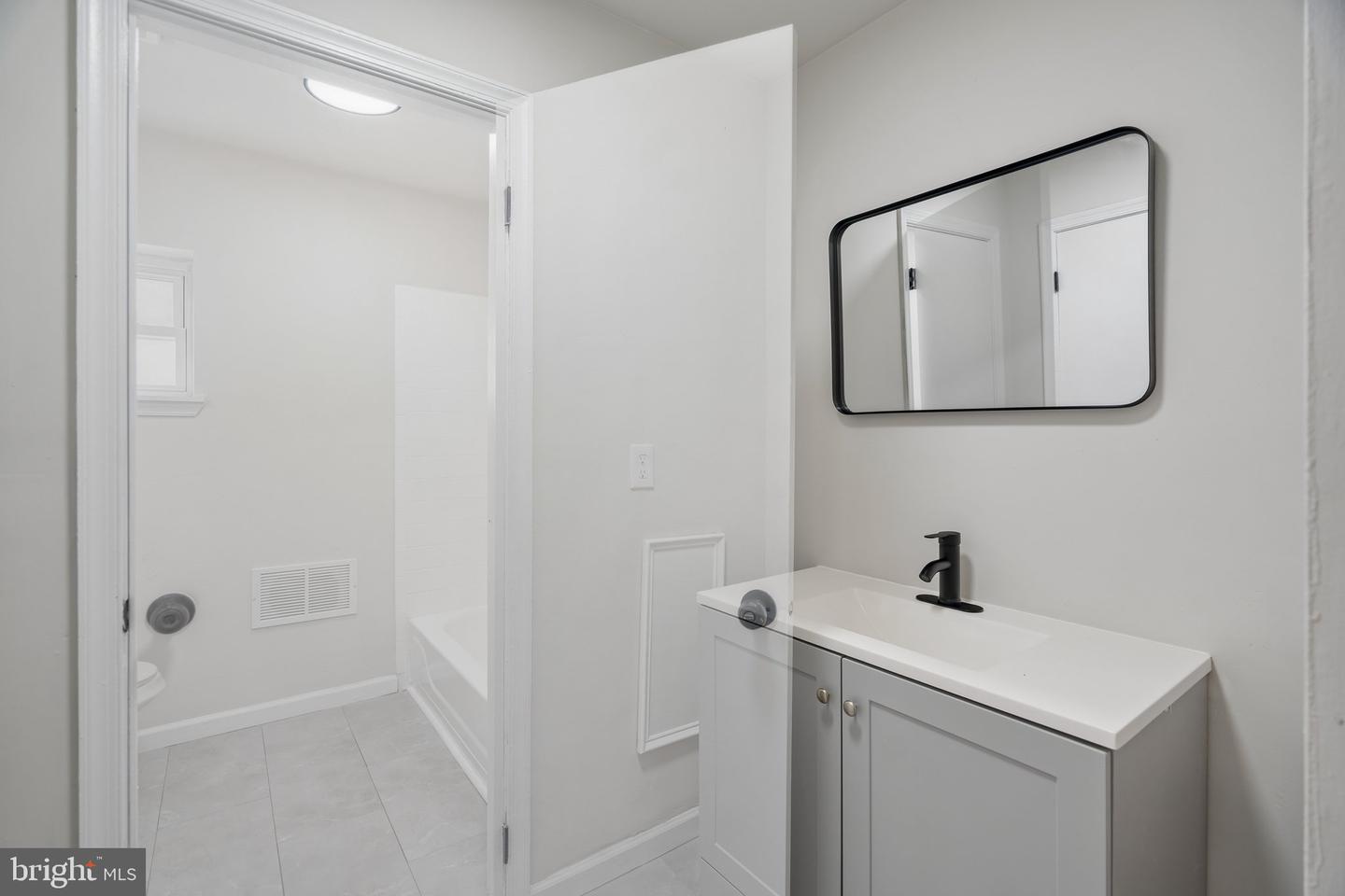 215 N 54th St Property Photo 26