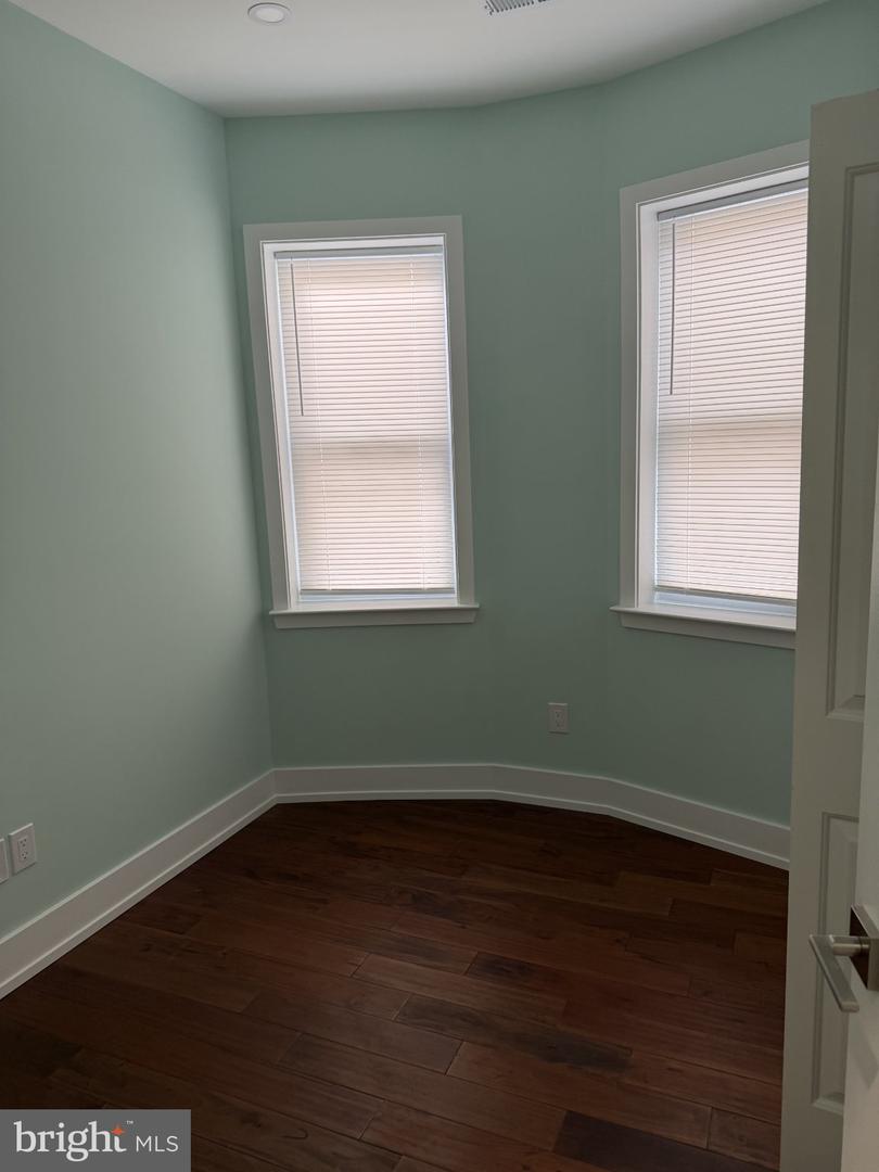 1321 W Loudon St Property Photo 10