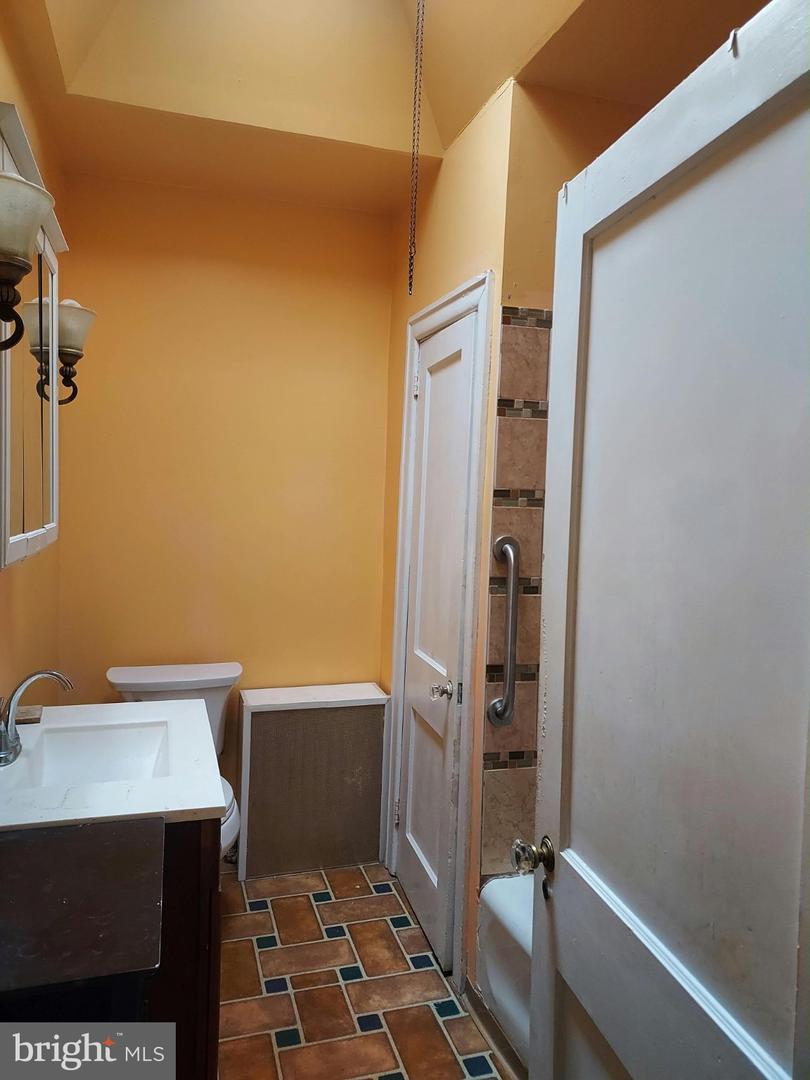 5316 N Sydenham St Property Photo 16