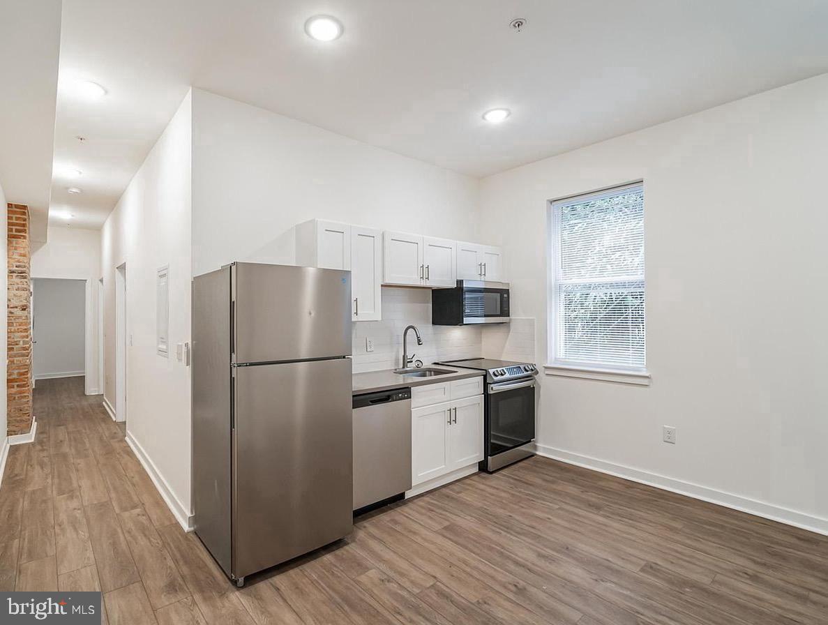 405 S 42nd St #3f Property Photo 18