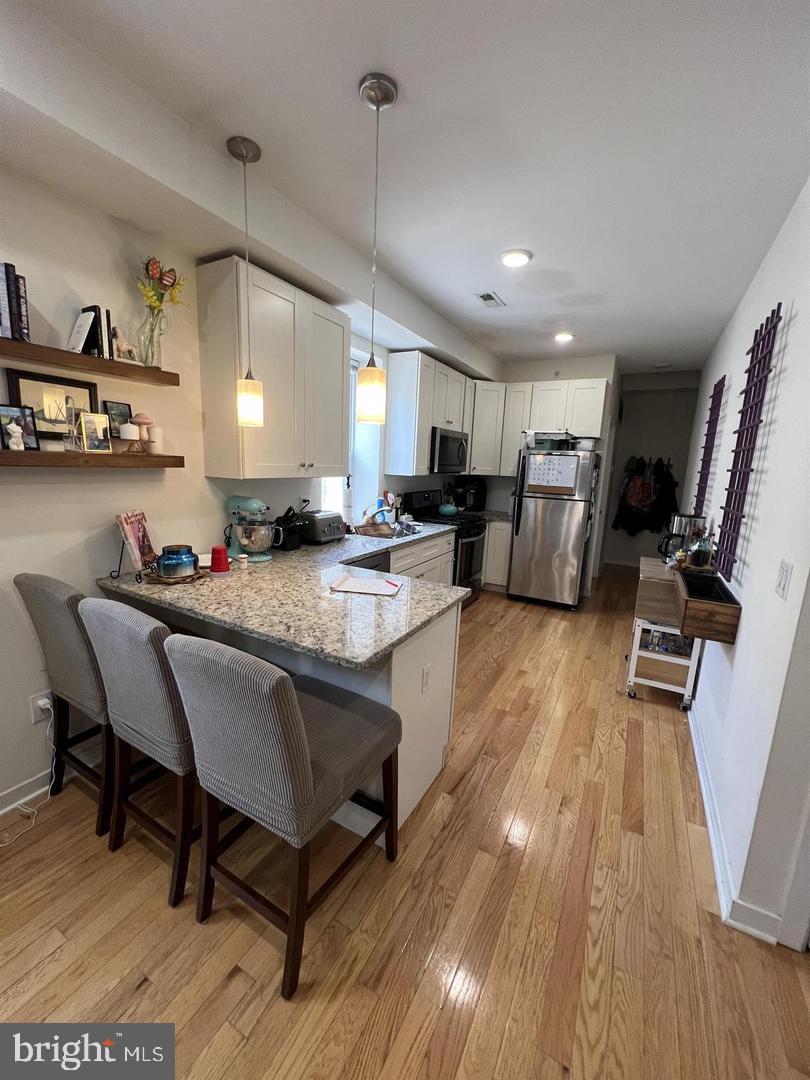 1926 Girard Ave #3a Property Photo 1