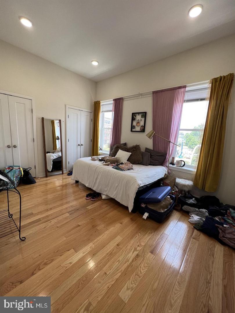 1926 Girard Ave #3a Property Photo 6