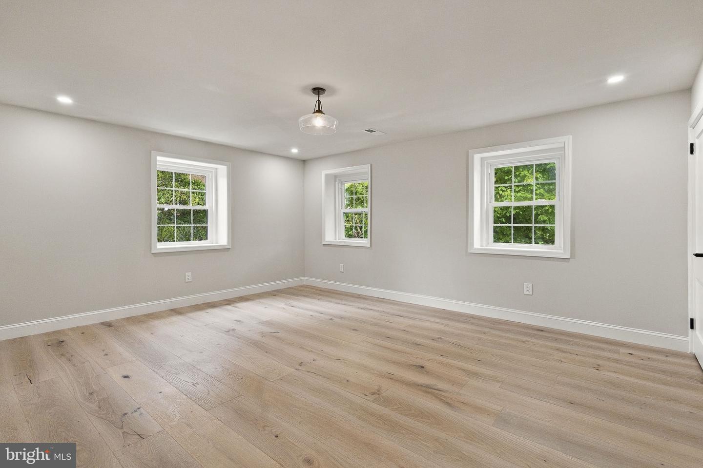 5040 Overbrook Ave Property Photo 33
