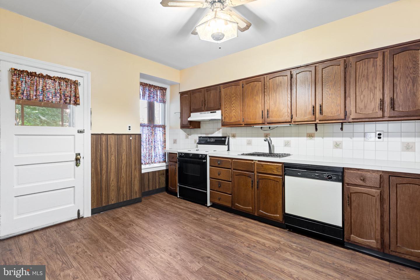 129 W Nippon St Property Photo 12