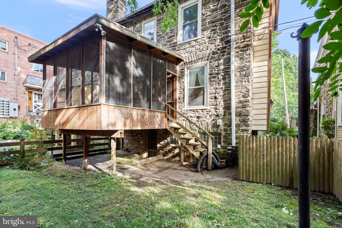 129 W Nippon St Property Photo 28