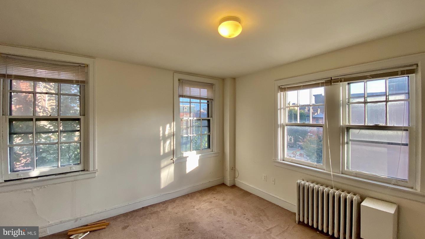332-34 S 17th St #3a Property Photo 10