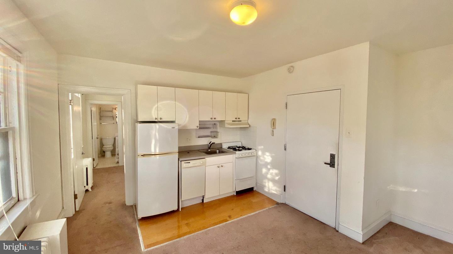 332-34 S 17th St #3a Property Photo 11