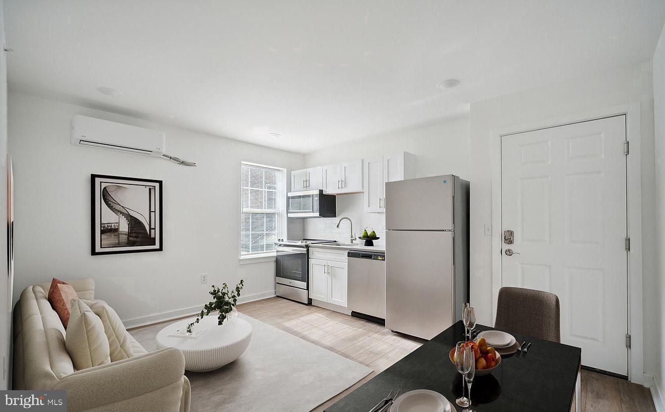 407 S 42nd St #1r Property Photo 2