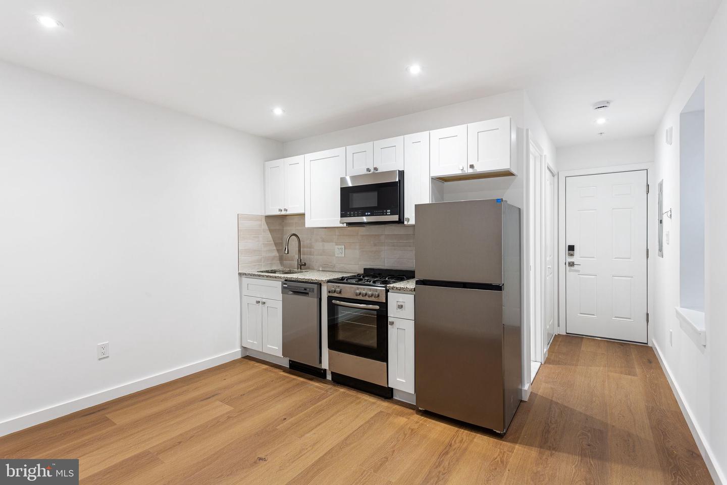 709 S 19TH ST #2R Property Photo 1