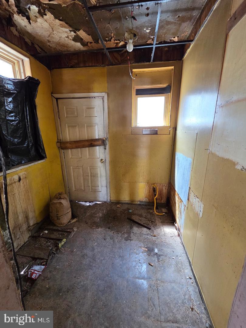 5026 Brown St Property Photo 4