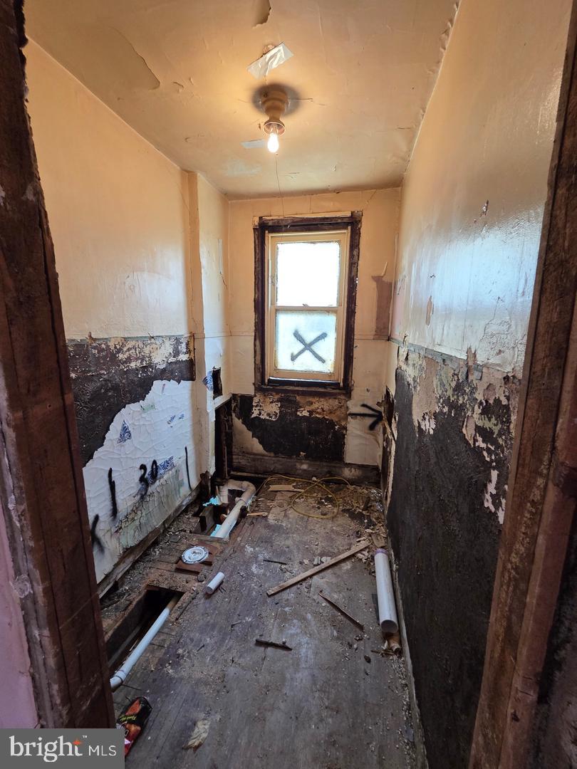 5026 Brown St Property Photo 7