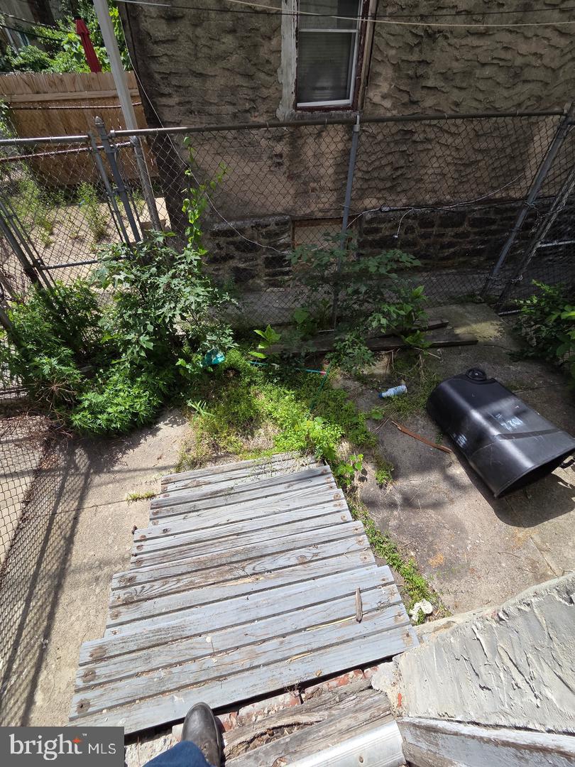5026 Brown St Property Photo 17
