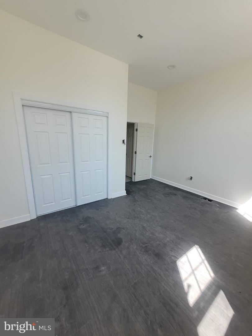 3054 N 15th St Property Photo 18