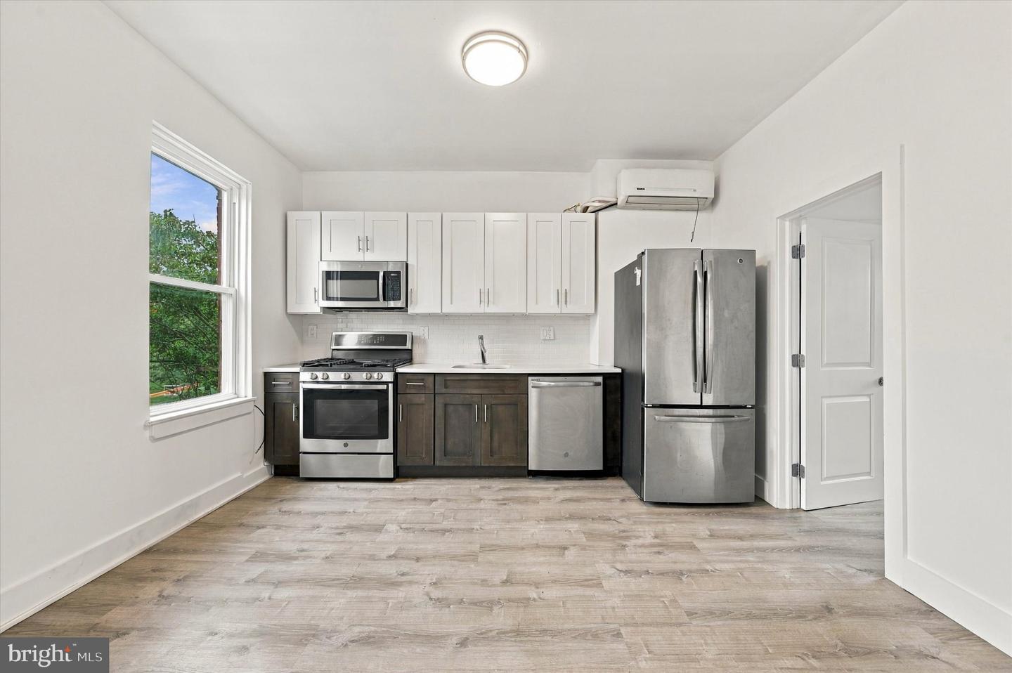 125 W Susquehanna Ave #3 Property Photo 3